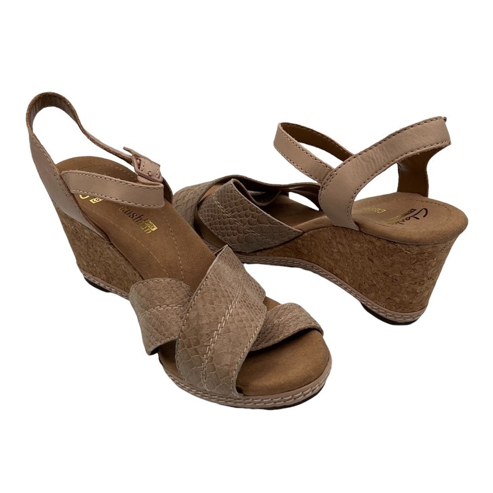 Clarks Collection Tan Soft Cushion Cork Wedge Sandals Size 6 1/2 Wide Women’s